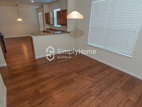 5th image of 7 Leisure Shore Ct