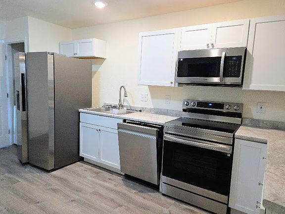 4th image of 305 W Lincoln St