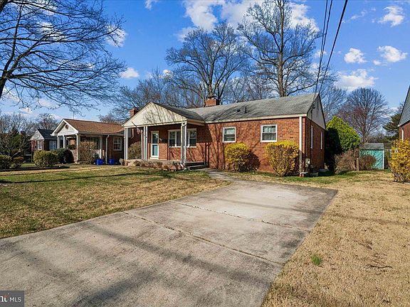 2nd image of 10006 Portland Pl