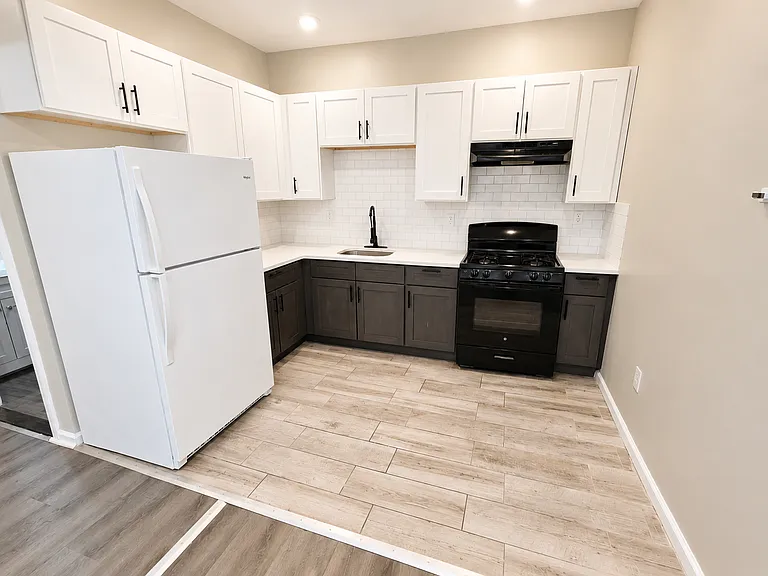 220 N 5th St #2C — Photo 8