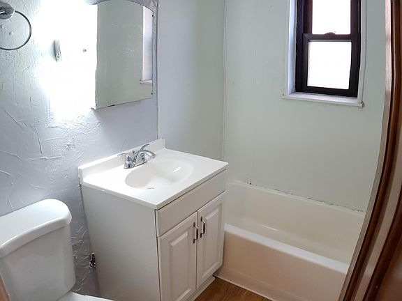3rd image of 17846 Northwood Ave