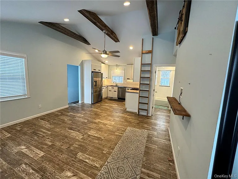 317 Overlook Ct — Photo 2