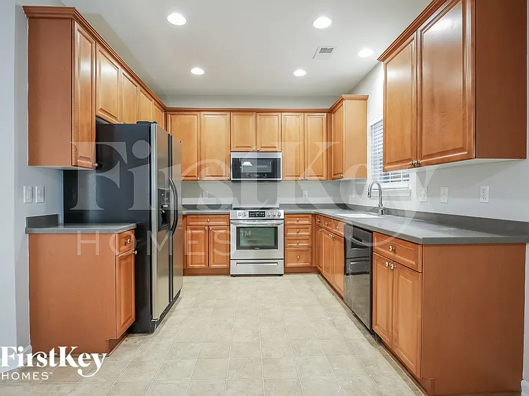 5265 Stonewall Dr — Photo 8