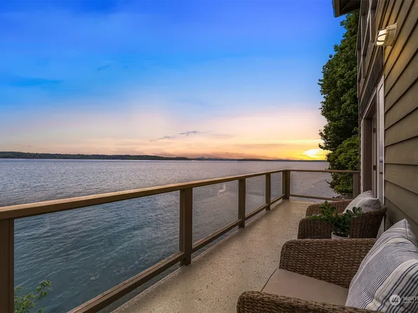 10835 Arroyo Beach Place SW, Seattle, WA 98146