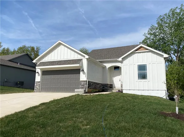 1002 Deer Run, Warrensburg, MO 64093