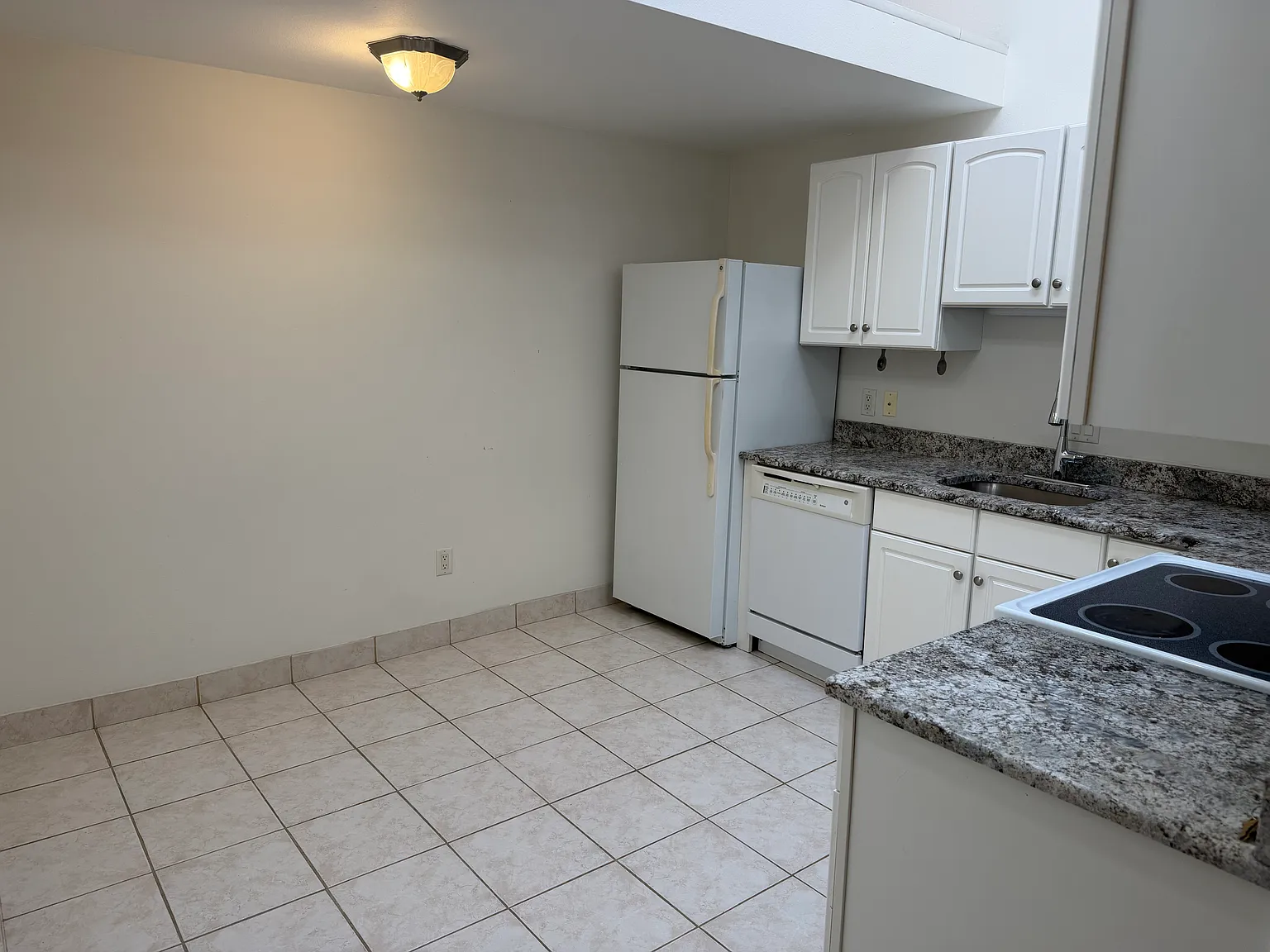 2 bed, 900 sqft, $2,450 — Photo 3