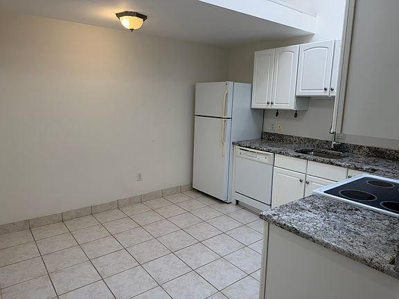 5th image of 278-282 Derby St #6