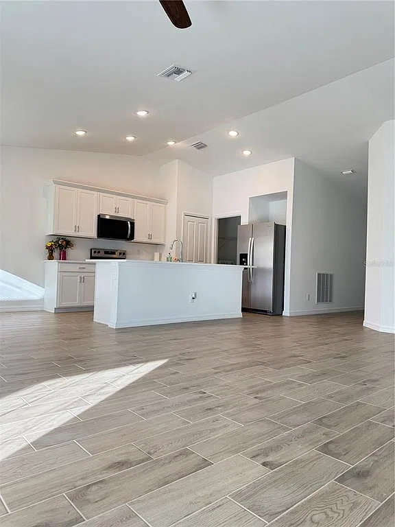4 bed, 2.0 bath, 1650 sqft, $2,100 — Photo 4