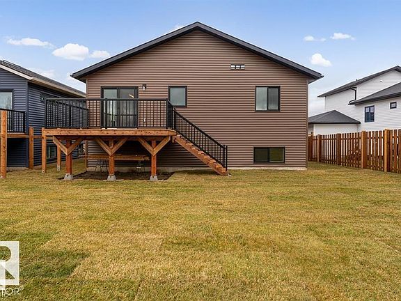 3rd image of 301 Fundy Way