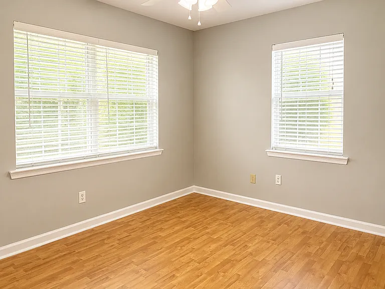 212 E Hilton Ave — Photo 10