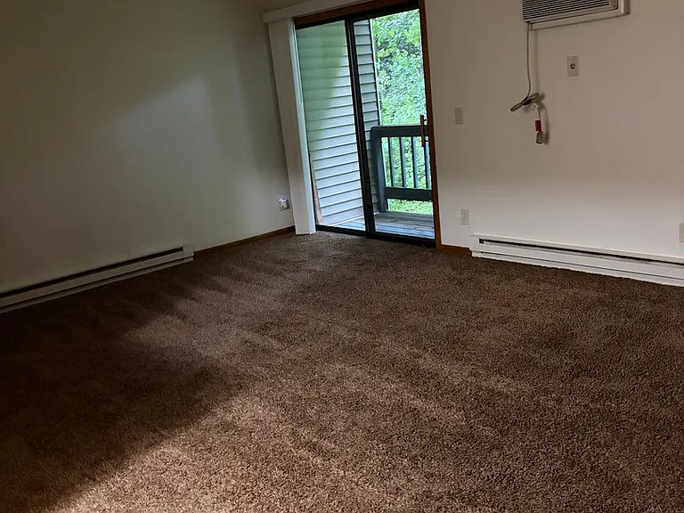1117 Macarthur Rd — Photo 6