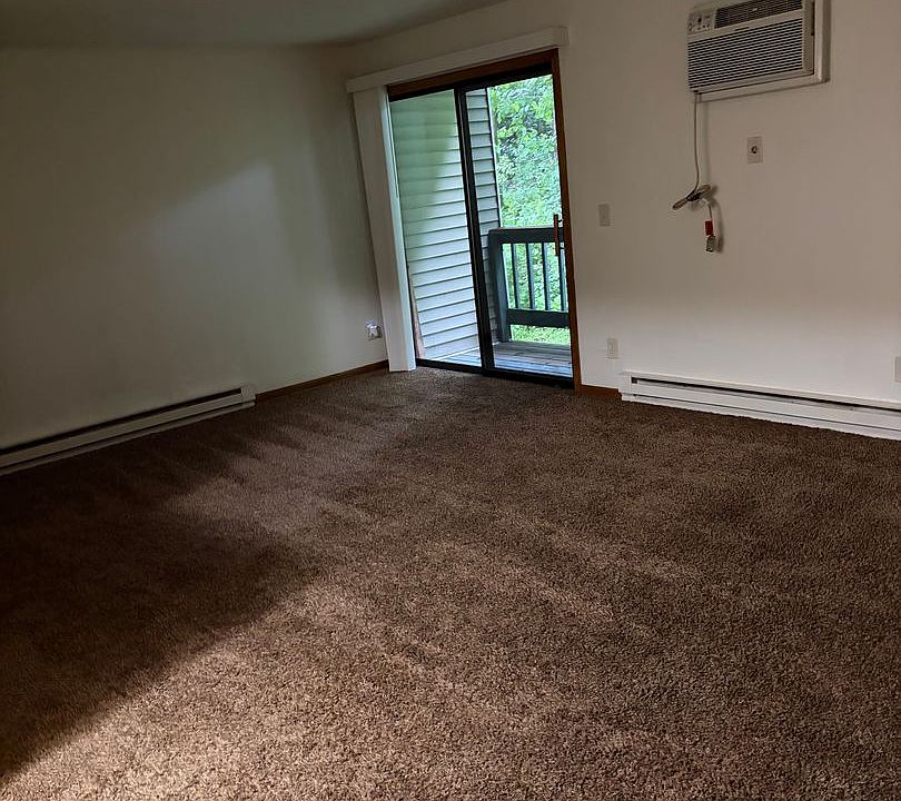 2nd image of 1117 Macarthur Rd #3