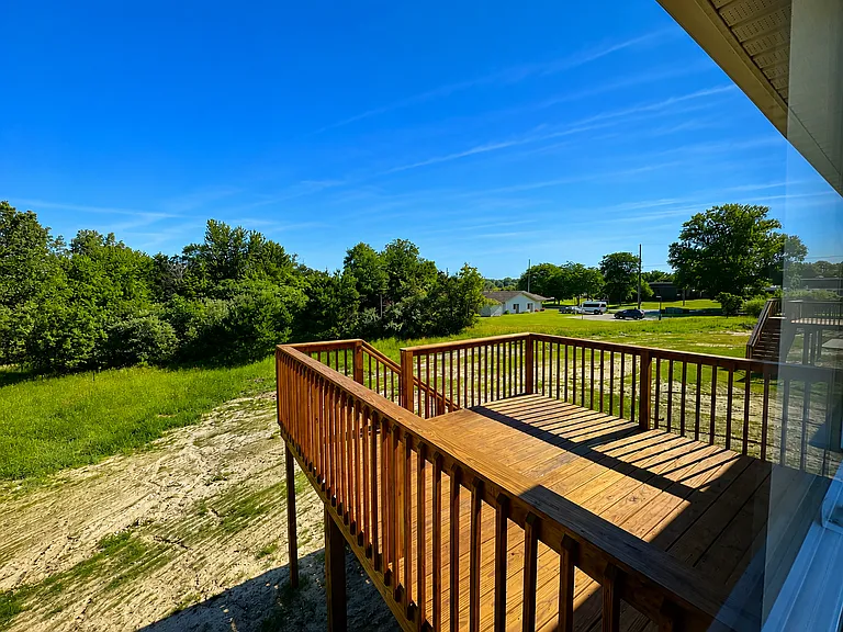 150 Mayfield Dr — Photo 10