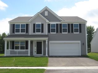 1655 Lake Bluff Ln, Pingree Grove, IL 60140