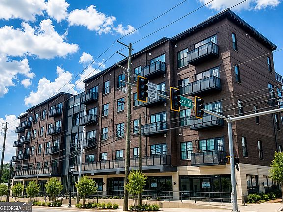 4th image of 764 Memorial Dr SE #17
