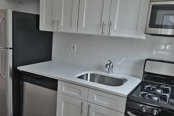 Rented by Corcoran | media 34