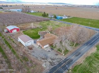 1983 Apricot Rd, Grandview, WA 98930