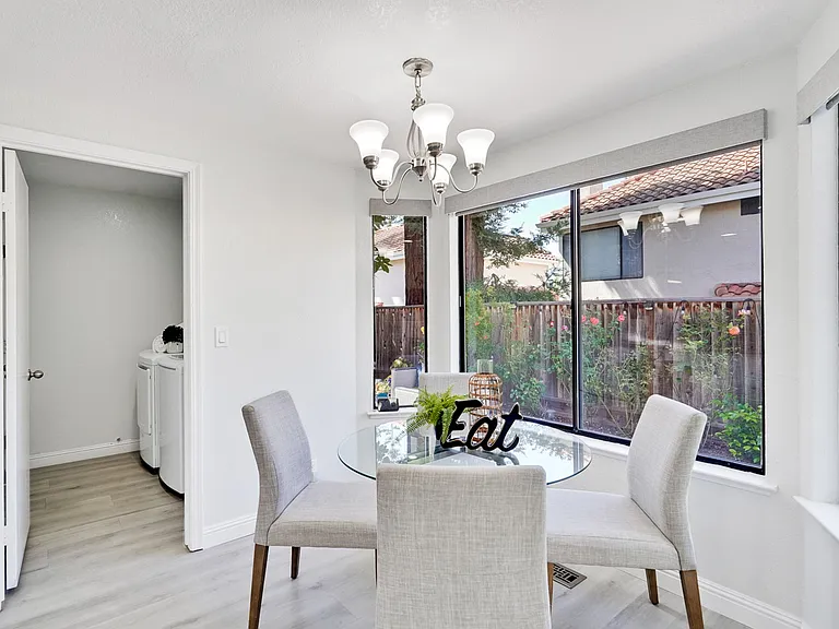 43382 Livermore Cmn — Photo 17