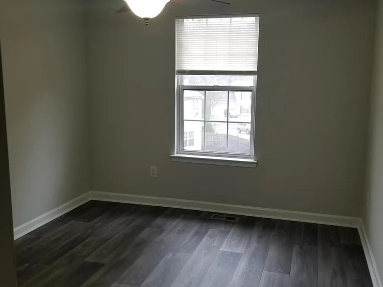 Stoneoak Cir — Photo 5