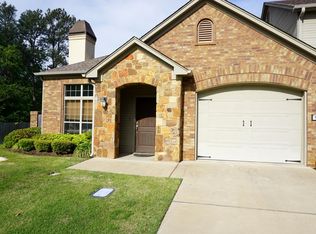 907 Wilcrest Pl, Longview, TX 75604