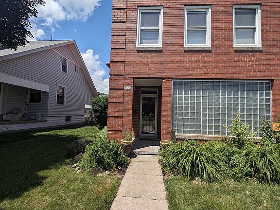 3rd image of 507 Forest Ave