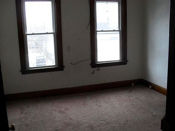 2nd image of 13942 Sacramento Ave