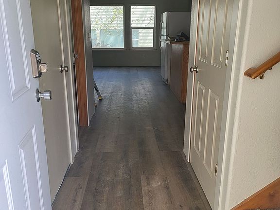 4th image of 1416 S Skyline Dr