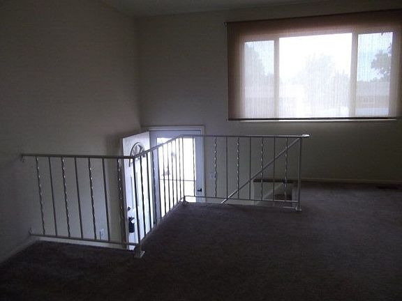 4th image of 2037 Zinno Blvd