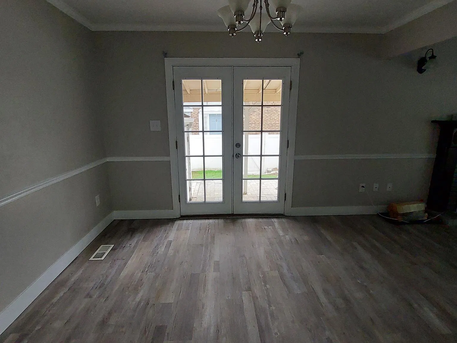383 W 750 N — Photo 2