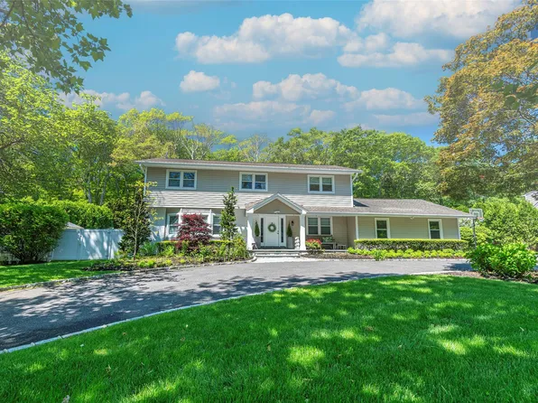 21 Grayon Drive, Dix Hills, NY 11746