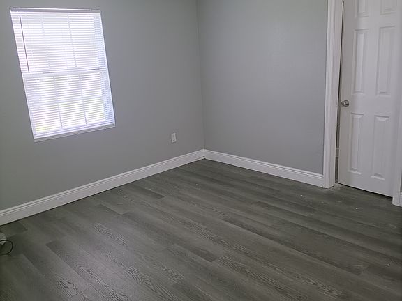 3rd image of 3225 Sunbeam Ct