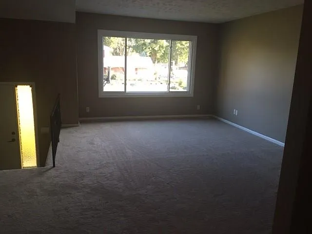 2 bed, 1210 sqft, $1,875 — Photo 2