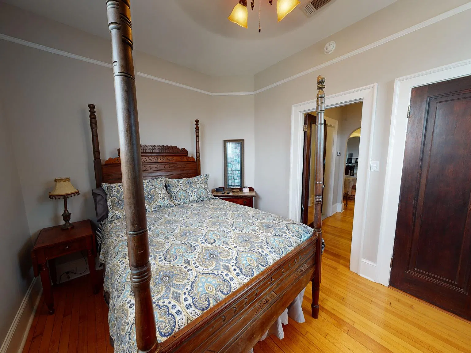 2 bed, 650 sqft, $1,900 — Photo 3