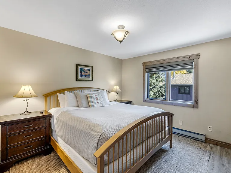Master bedroom King bed