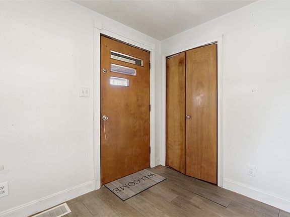 4th image of 30 Robb Ln