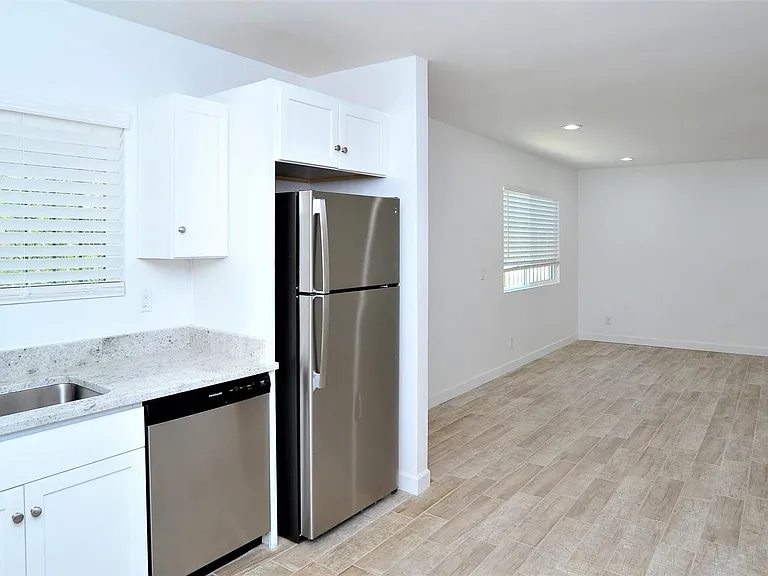 3302 E Presidio Rd — Photo 8