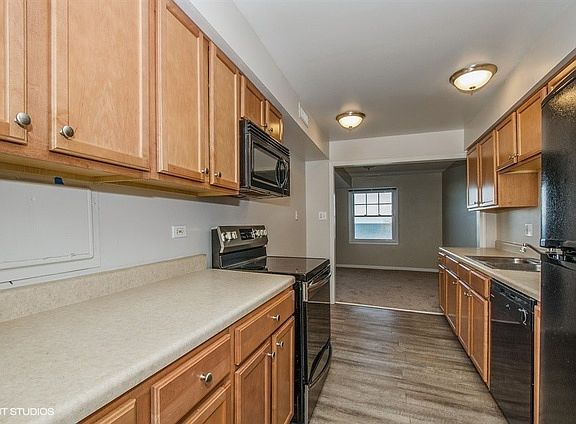 4th image of 550 Sheridan Sq APT 3A
