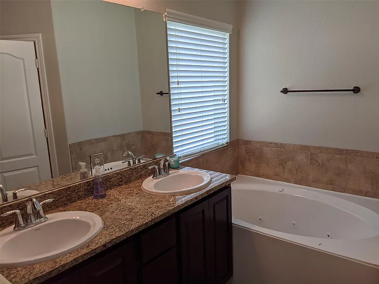 114 N Heritage Mill Cir — Photo 12