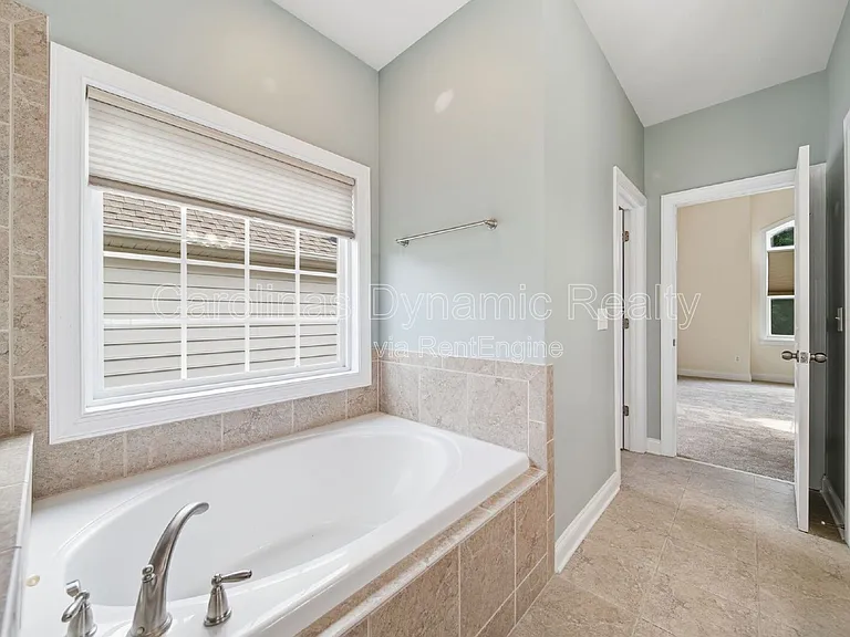 3405 Bidwell Ave — Photo 30