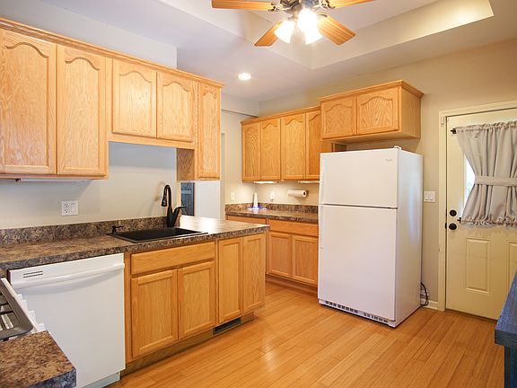 5th image of 35W392 Oak Ln