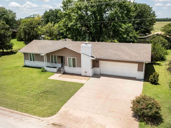 703 Lucky Ln, Argonia, KS 67004