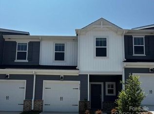 6122 Starview Ter, Charlotte, NC 28216