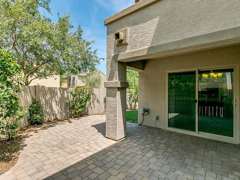 2539 E Vermont Dr — Photo 18