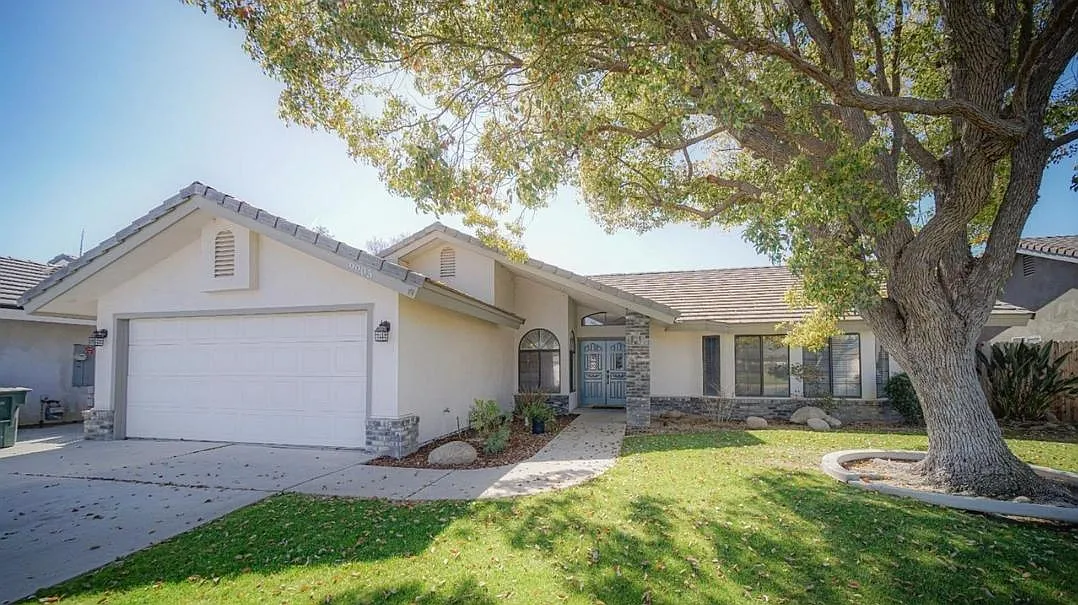 9905 Marilee Ave — Photo 1