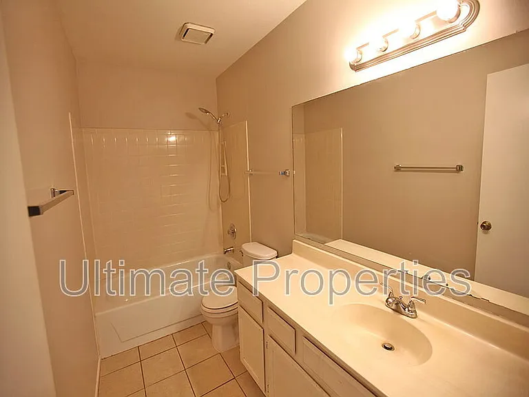 1803 W Barrow Dr — Photo 10