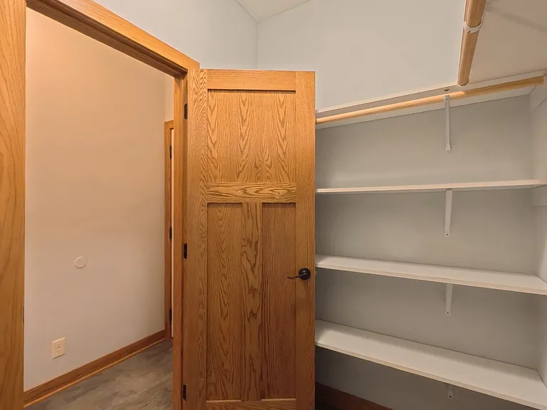 11956 Castle Rock Ct N — Photo 12