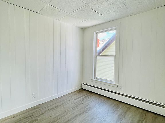 5th image of 143 Oak St #2