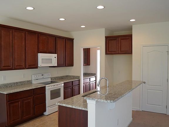 4th image of 19104 Carey Ln
