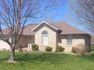 1005 E Eagle Rock Dr, Ozark, MO 65721