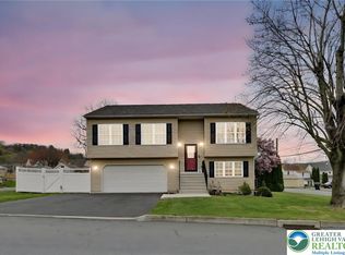 200 5th St, Walnutport, PA